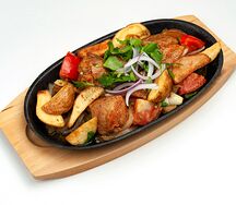 Оджахури со свининой и картофелем