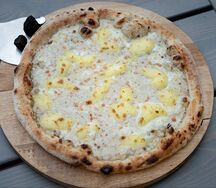Пицца с картофелем и трюфелем