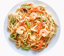 Лапша удон с креветками и овощами