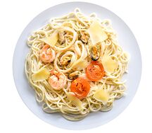 Спагетти с морепродуктами в сливочном соусе