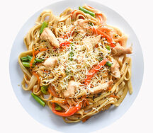 Лапша удон с грудкой цыпленка и сыром