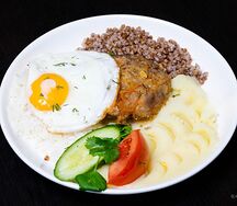 Бифштекс с гарниром