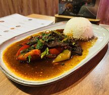 Мясо по-тайски с рисом