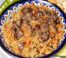 Плов по-узбекски с говядиной и лепешкой