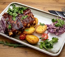 Ребрышки BBQ с мини-картофелем