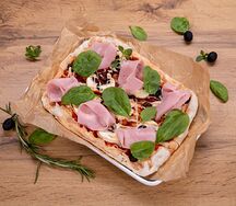 Пицца с ветчиной и грибами