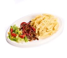 Пенне с говядиной барбекю