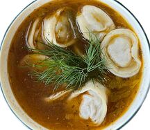 Пельмени с говядиной и бульоном