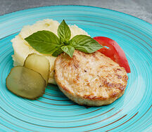 Куриные котлетки с картофельным пюре