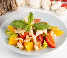 Салат теплый с морепродуктами 