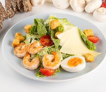 Салат Цезарь с креветками 