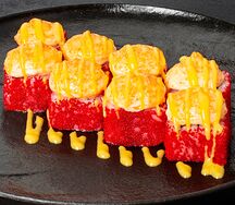 Ролл запеченный с сыром и тунцом