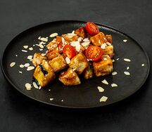Салат с хрустящими баклажанами