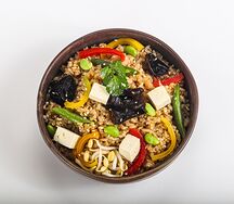 Рис с тофу, грибами муэр и бобами