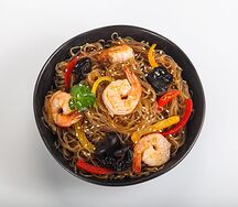 Фунчоза с креветками и грибами муэр в устричном соусе