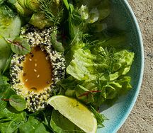 Салат с авокадо и цукини