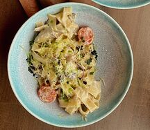 Паста с курицей и грибами