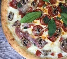 Пицца Папаша Беппе 32см на белом чесночном соусе