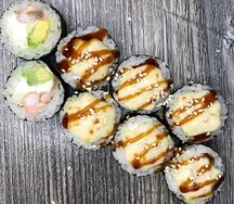 Запеченный с креветкой и лососем