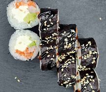 Ролл с креветкой и лососем