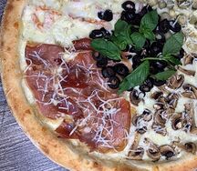 Пицца Четыре сезона 32см на белом чесночном соусе