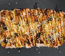 Суши-пицца с угрем и лососем