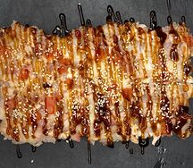 Суши-пицца с курицей и беконом