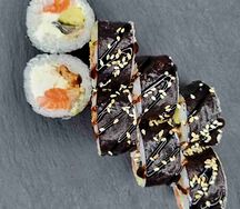 Ролл с лососем и угрем