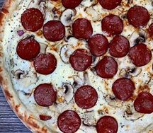 Пицца Итальянская 32см на белом чесночном соусе