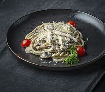 Паста с курицей и грибами