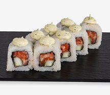 Ролл с лососем холодного копчения и соусом тартар стандарт