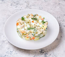 Салат Оливье с куриной грудкой