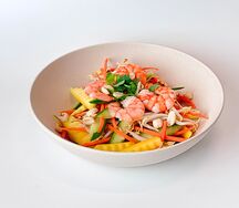 Салат с манго и креветками 
