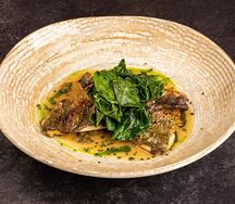 Филе дорадо Josper с соусом Acqua pazza