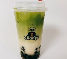 Холодная Матча с молоком и карамельными тапиоками