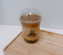 Молочный кофе с карамельными тапиоками