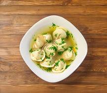 Пельмени с бульоном