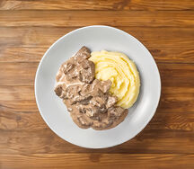 Бефстроганов с пюре
