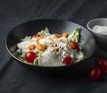 Салат Цезарь с курицей