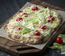 Пицца Цезарь с тигровой креветкой