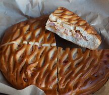 Пирог с ветчиной и сыром