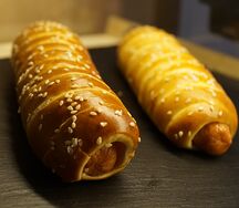 Брецель-дог с сосиской