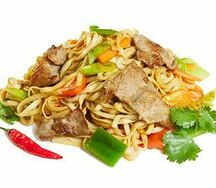 Фо сао с рисовой лапшой и говядиной