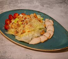 Цезарь с курицей