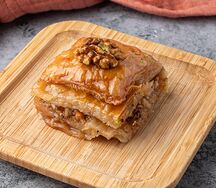 Пахлава с орехами