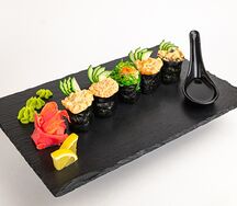 Гункан с крабом
