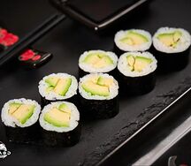 Ролл с авокадо Классика