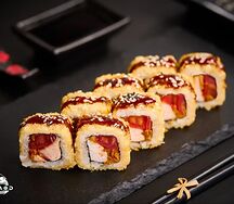 Ролл Горячая курица жареный