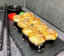 Запеченный ролл с королевскими креветками Premium