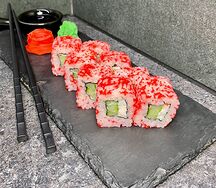 Калифорния с крабом в икре Deluxe